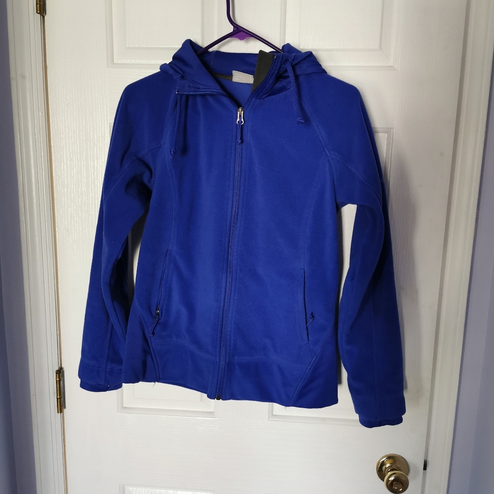 3 very good condition Columbia sweaters